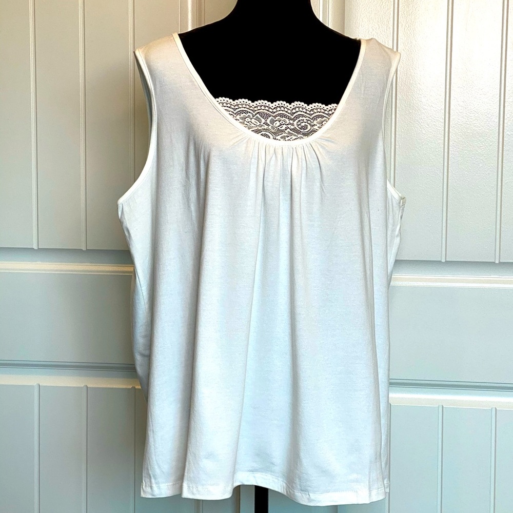 New!  Clean White Comfortable Lace Tank Top